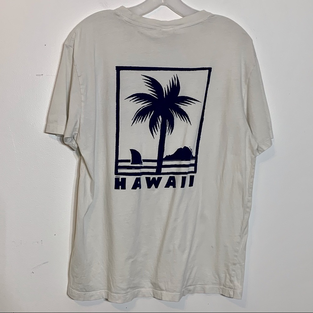 EUC H&M white Hawaii T-shirt with navy graphic